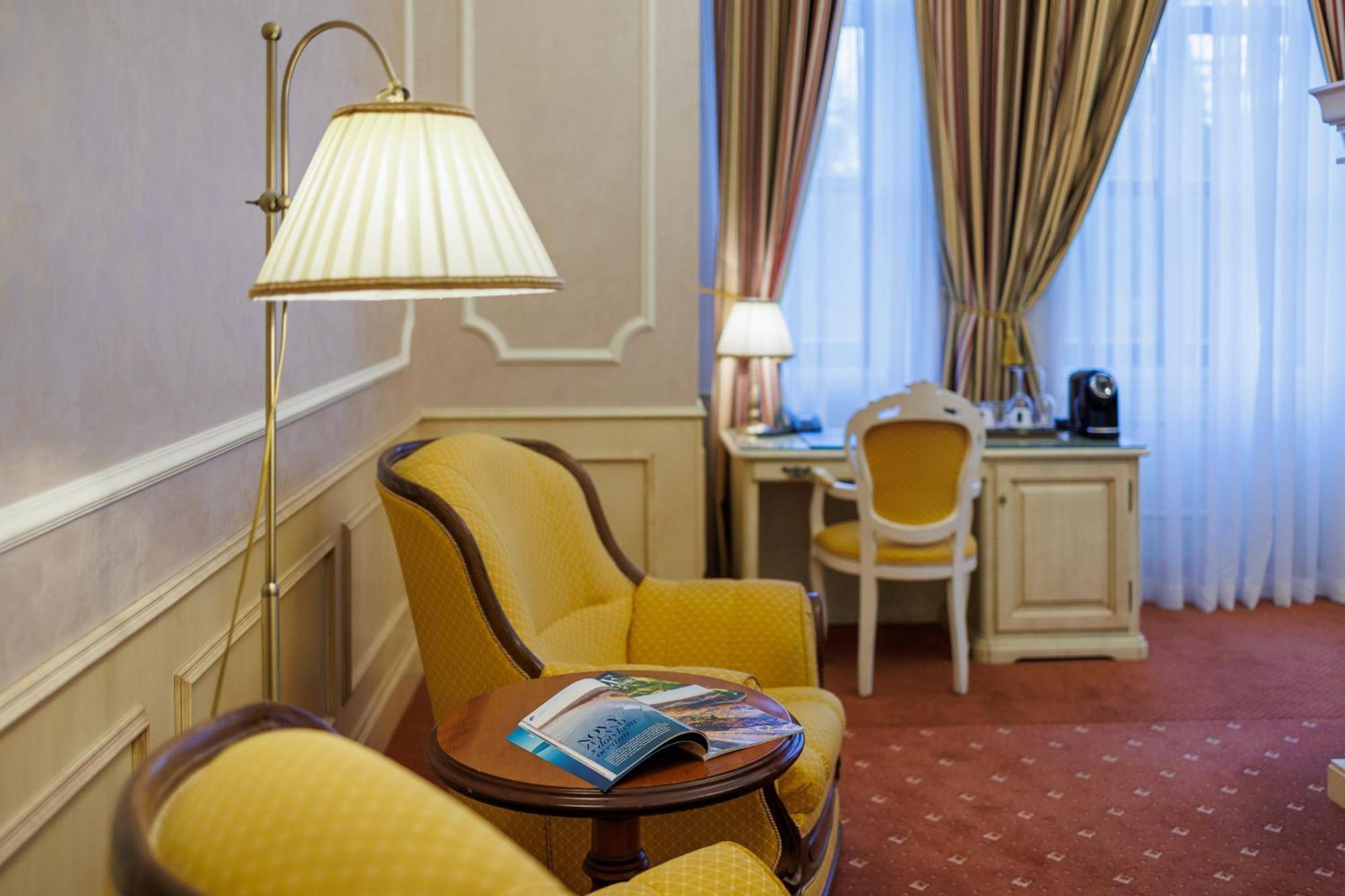 Hotel Chateau Cihelny Karlovy Vary Exterior photo